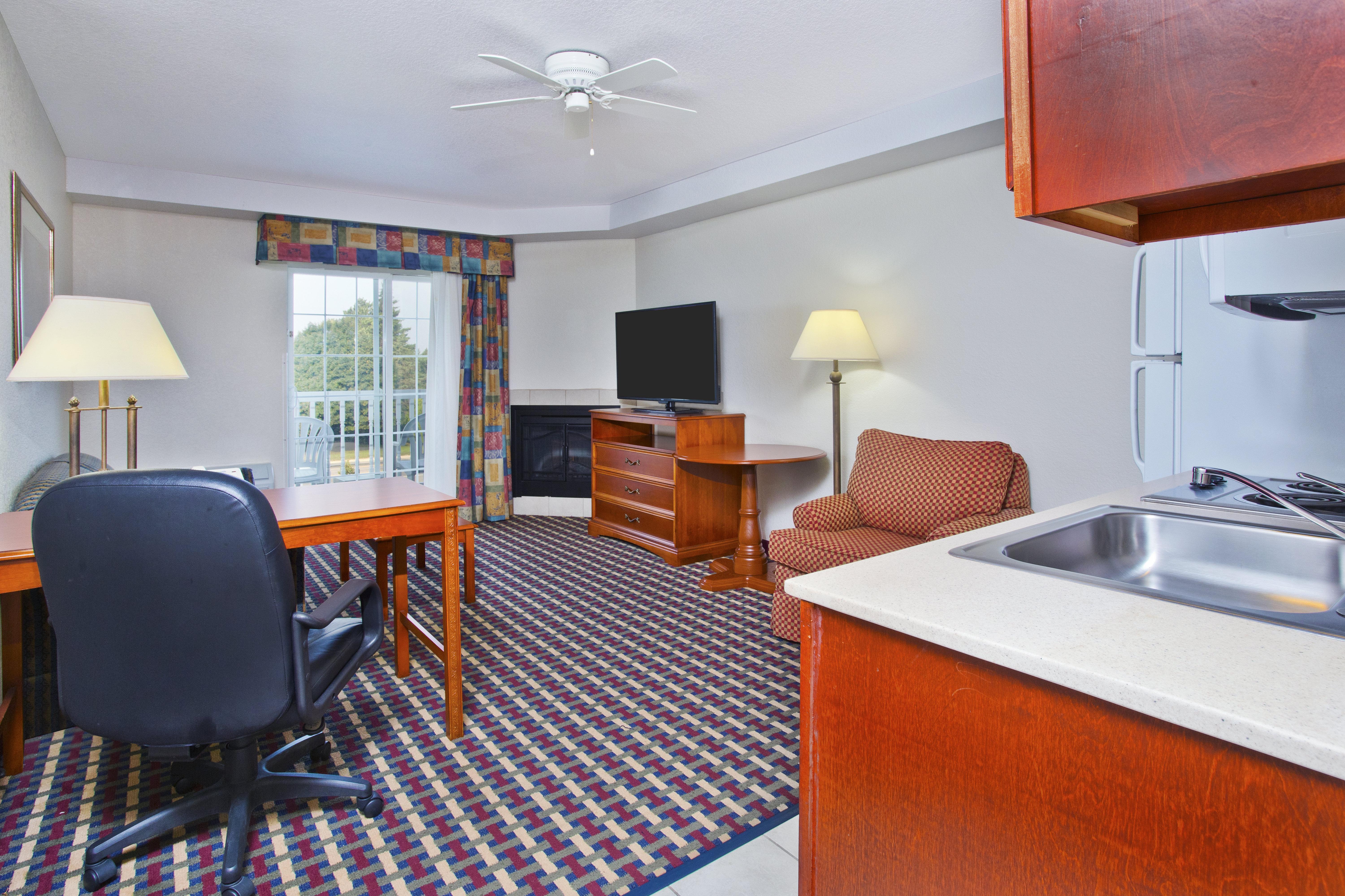 Holiday Inn Express Hotel & Suites Petoskey By Ihg Ngoại thất bức ảnh