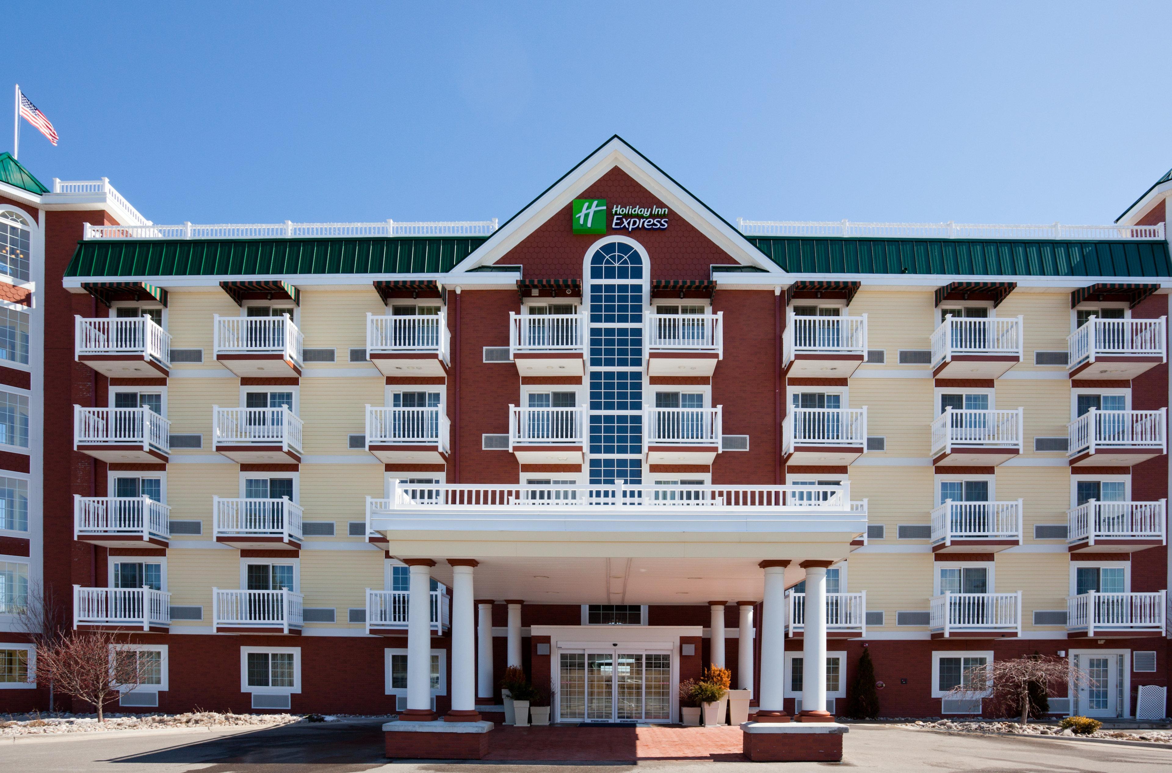 Holiday Inn Express Hotel & Suites Petoskey By Ihg Ngoại thất bức ảnh