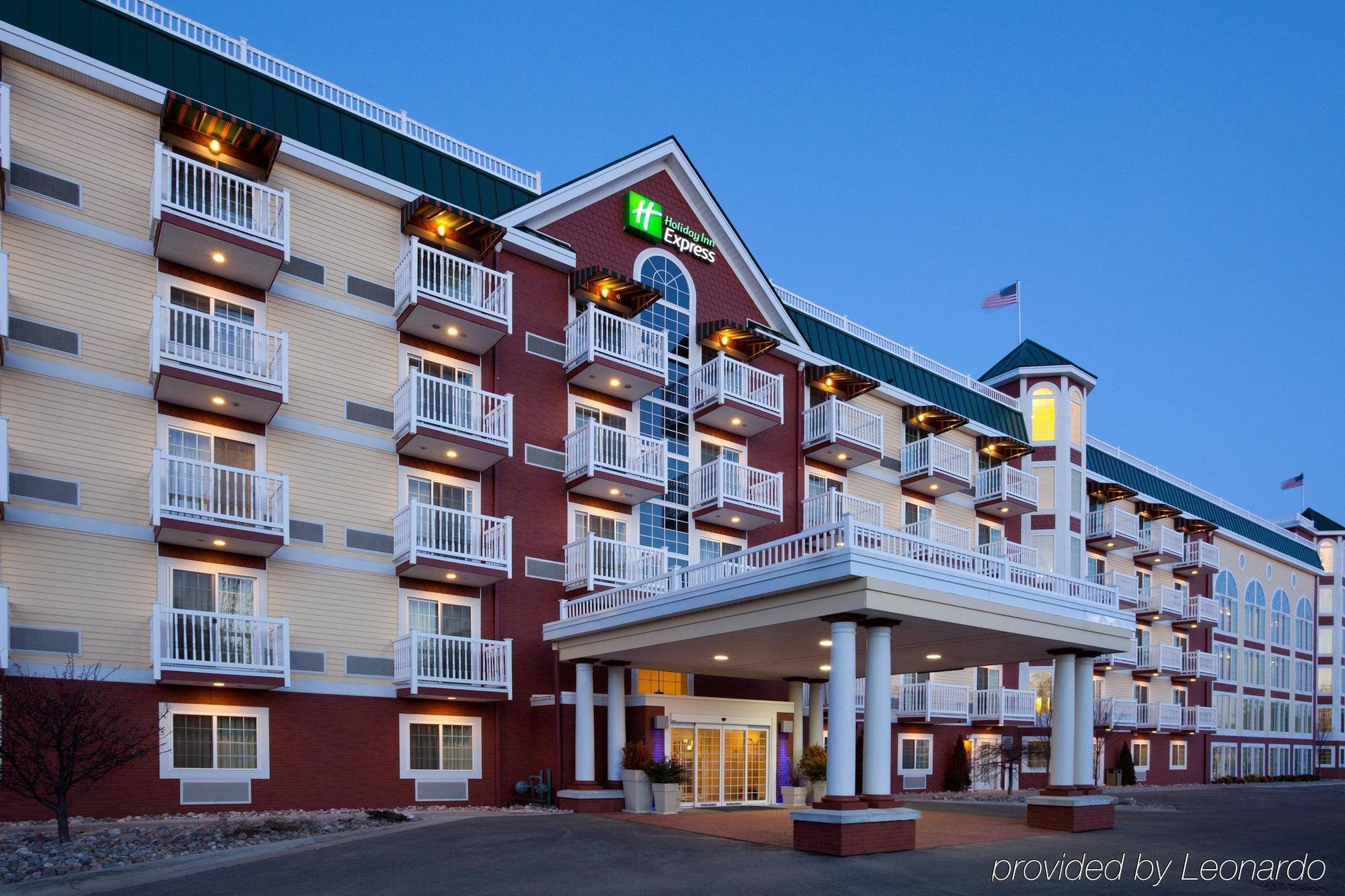 Holiday Inn Express Hotel & Suites Petoskey By Ihg Ngoại thất bức ảnh